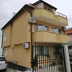 Krisia Apartment